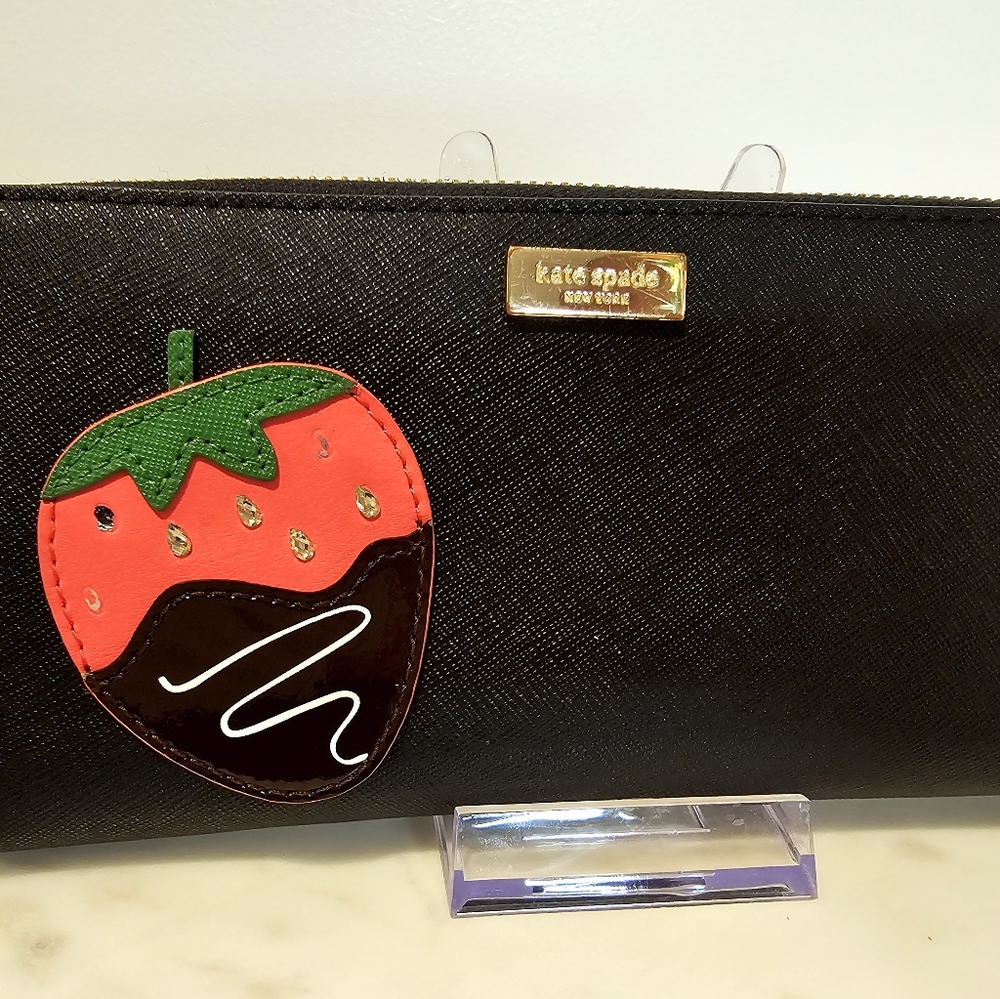 Kate Spade Creme de la Creme Strawberry Long Wallet